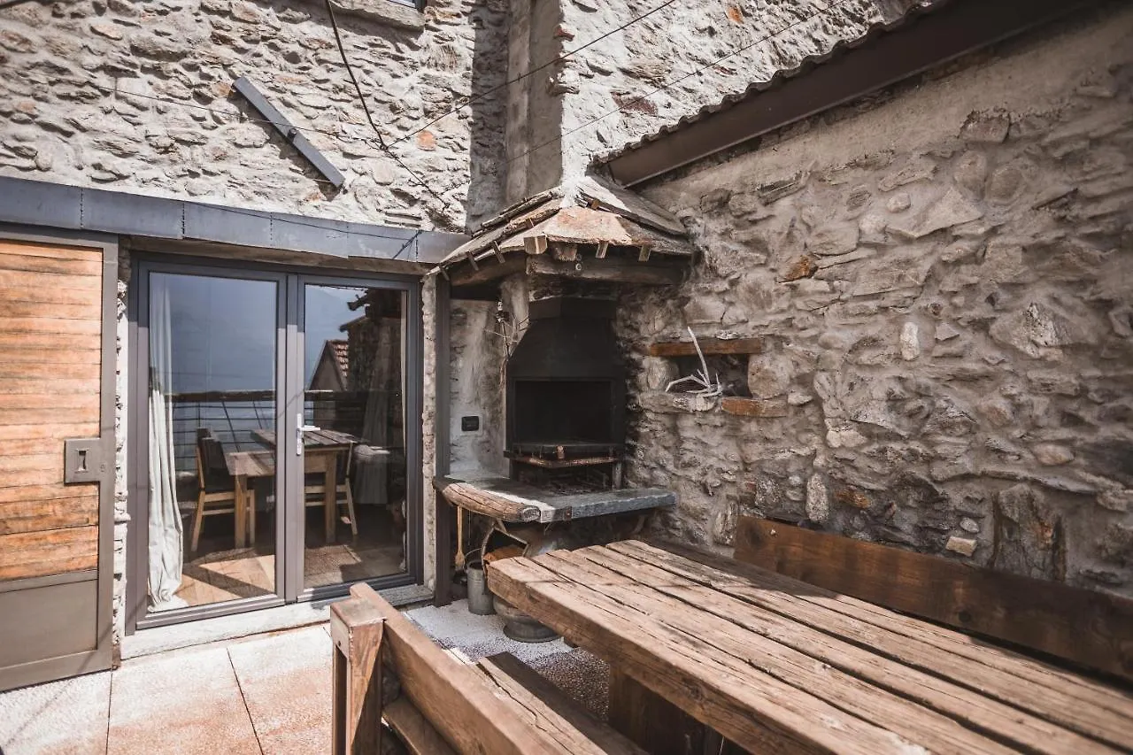 Appartamenti Montemezzo Le Case In Pietra Vista Lago ジェーラ・ラーリオ 別荘