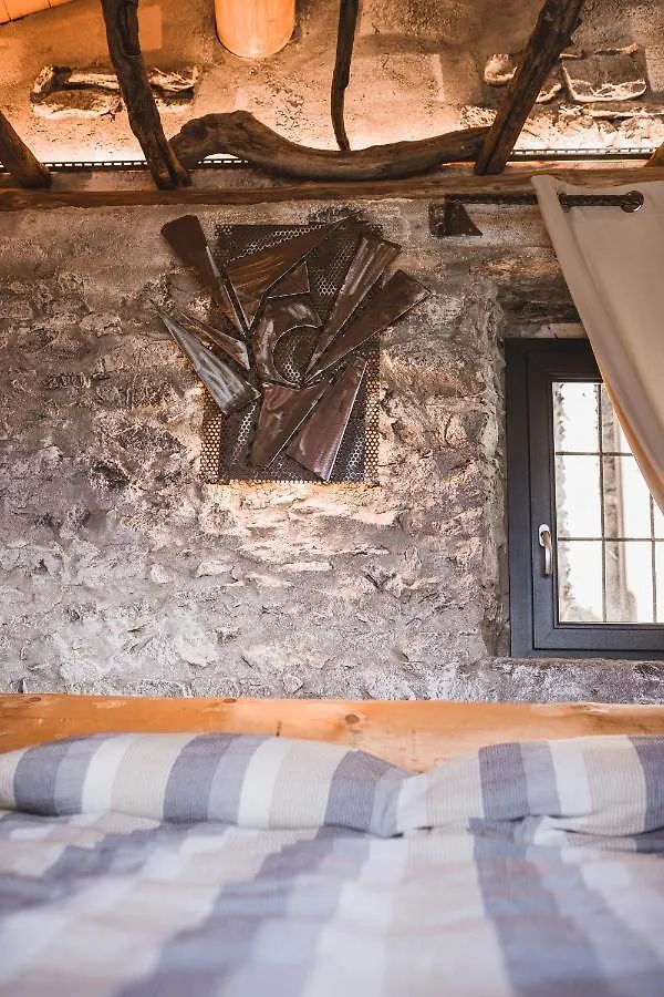 Appartamenti Montemezzo Le Case In Pietra Vista Lago ジェーラ・ラーリオ